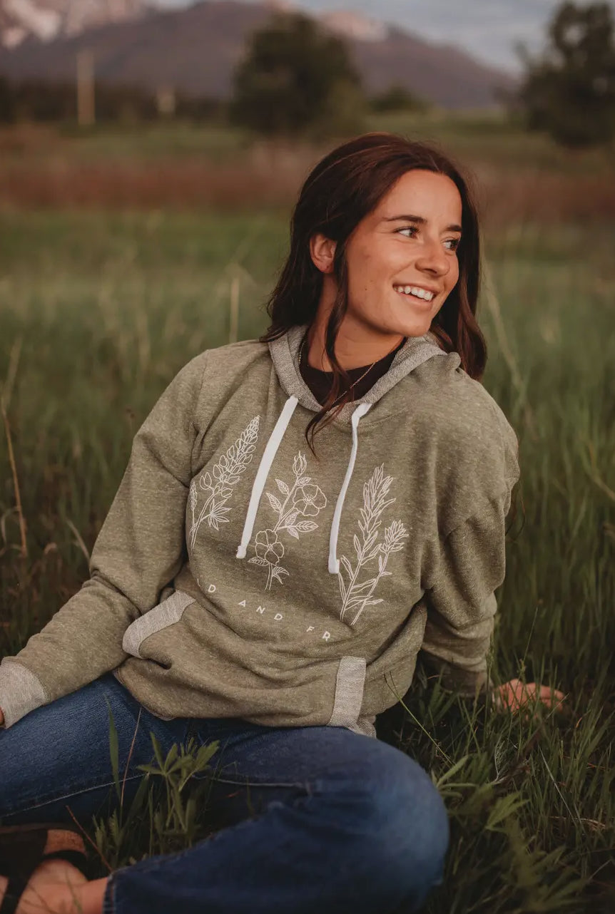 Wild & Free Hodie