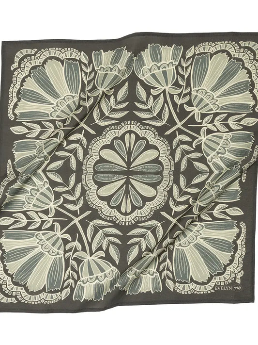 Evelyn Bandana